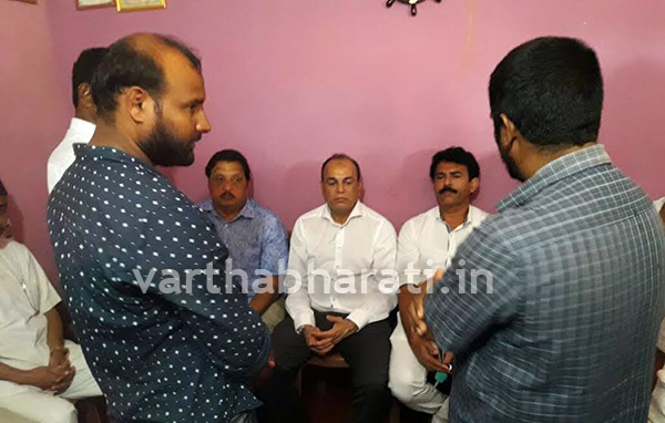 ಹತ್ಯೆಗೊಳಗಾದ ಅಶ್ರಫ್ ಕುಟುಂಬಕ್ಕೆ ಜೆ.ಡಿ.ಎಸ್‌ನಿಂದ ಧನ ಸಹಾಯ